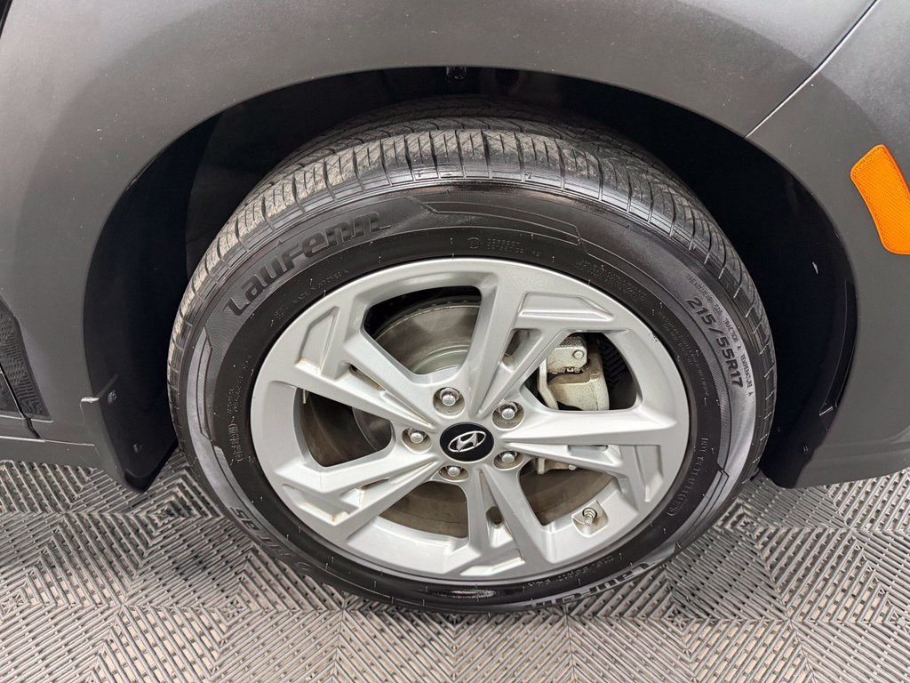 Used 2022 Hyundai Kona SEL w/ Cargo Package FWD image 18