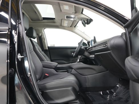 Used 2024 Honda HR-V EX-L image 11