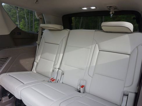 Used 2021 GMC Yukon Denali w/ Denali Premium Package AWD/4WD image 17