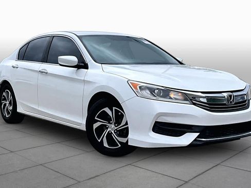 Used 2017 Honda Accord LX image 3