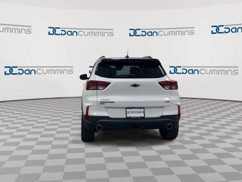 Used 2023 Chevrolet TrailBlazer RS w/ Sun and Liftgate Package AWD/4WD image 7