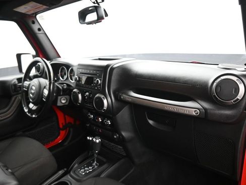 Used 2017 Jeep Wrangler Unlimited Sport image 33