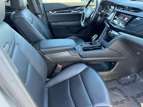 Used 2025 Cadillac XT6 Premium Luxury image 14