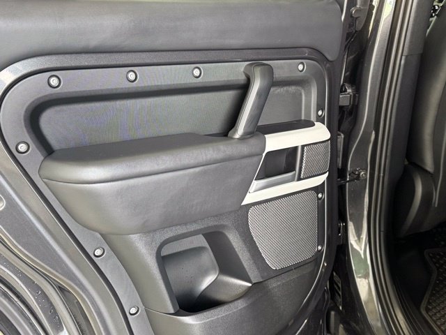 New 2024 Land Rover Defender 110 SE AWD/4WD image 29