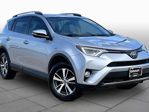 Used 2018 Toyota RAV4 XLE FWD image 3