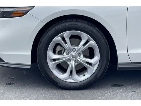 Used 2025 Honda Accord LX image 10