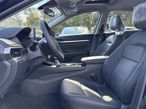 New 2025 Nissan Altima 2.5 SR w/ SR Premium Package image 10