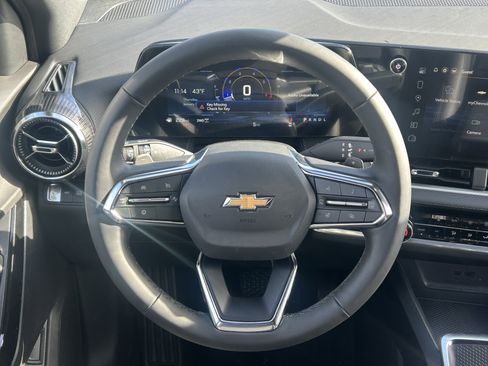 New 2026 Chevrolet Equinox LT w/ Convenience Package II image 7