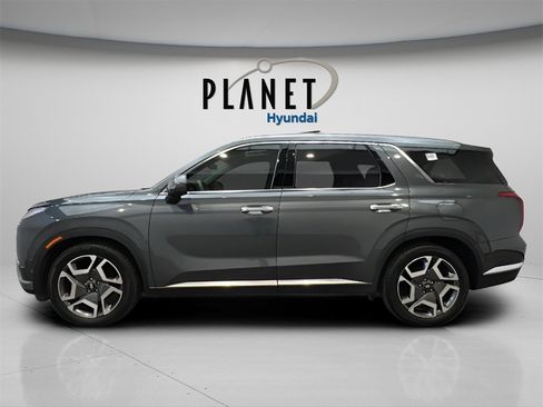 Used 2023 Hyundai Palisade Limited image 2