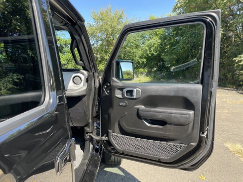 Used 2024 Jeep Wrangler Sport S w/ Convenience Group image 8