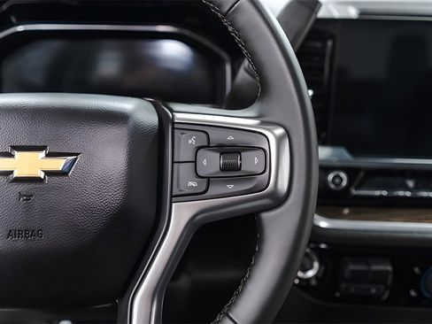 Used 2025 Chevrolet Silverado 2500 LT image 12