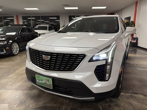 Used 2021 Cadillac XT4 Premium Luxury FWD image 4