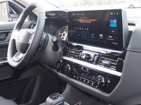 New 2026 Nissan Pathfinder SV image 10