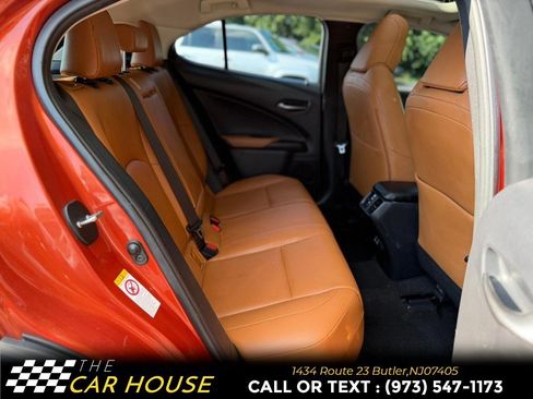Used 2019 Lexus UX 200 w/ Premium Package FWD image 21