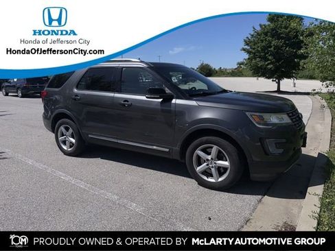 Used 2016 Ford Explorer XLT w/ Equipment Group 202A AWD/4WD image 1