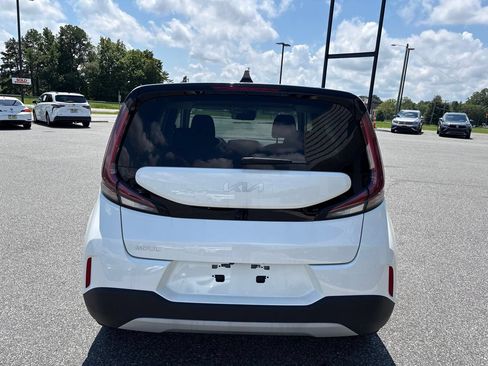 Used 2025 Kia Soul LX w/ LX Technology Package FWD image 7