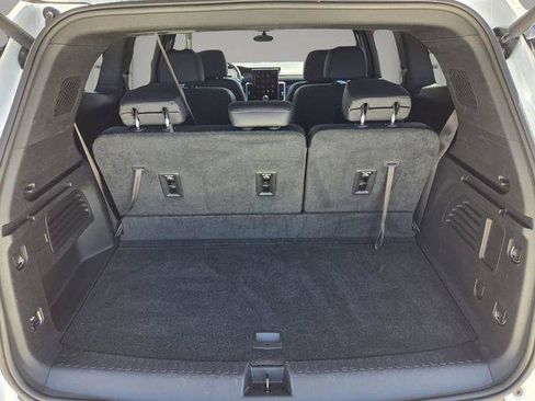 Certified 2026 GMC Acadia Elevation w/ Elevation Premium Package FWD image 17