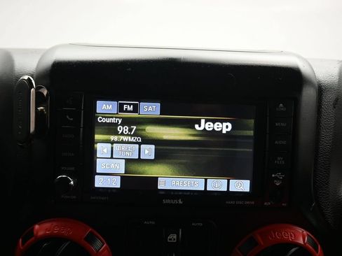 Used 2017 Jeep Wrangler Unlimited Sahara w/ Connectivity Group AWD/4WD image 15