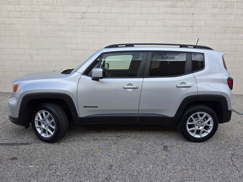 Used 2019 Jeep Renegade Latitude w/ Cold Weather Group image 2