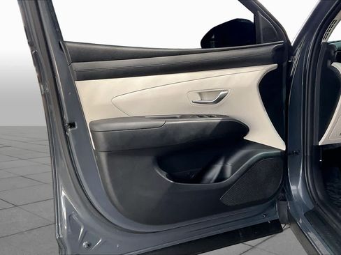 Used 2025 Hyundai Tucson SE FWD image 22