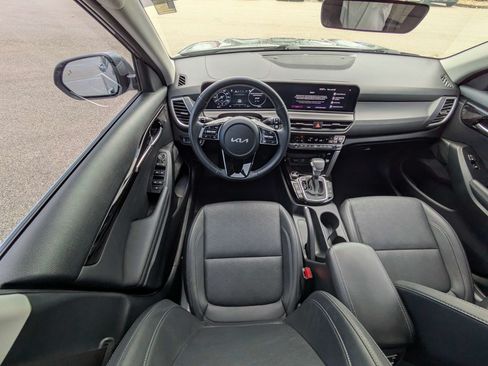 Certified 2024 Kia Seltos EX FWD image 18