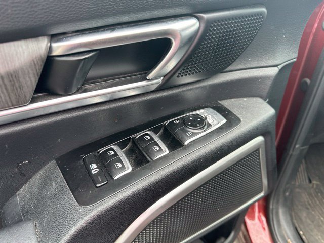 Used 2023 Kia Telluride EX w/ EX Captain's Chair Package FWD image 4