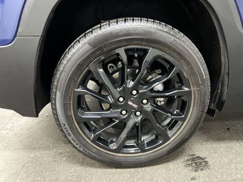 Certified 2023 GMC Terrain SLE w/ Driver Convenience Package image 32