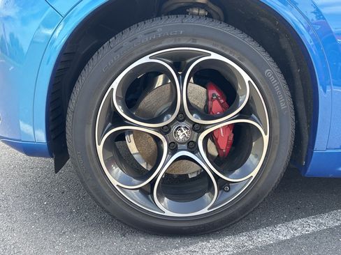 Certified 2023 Alfa Romeo Stelvio Veloce AWD/4WD image 19