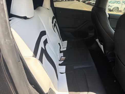 Used 2024 Tesla Model Y Long Range AWD/4WD image 15