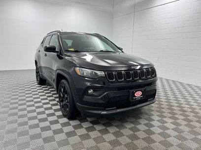 Used 2025 Jeep Compass Latitude w/ Convenience Group