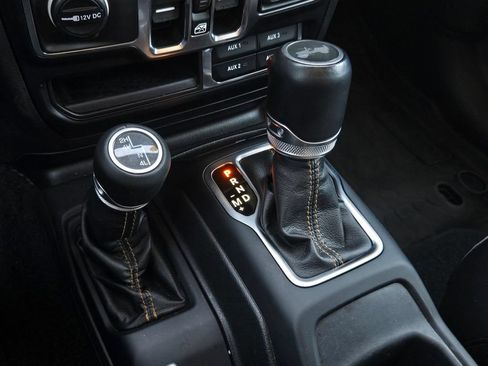 Used 2021 Jeep Wrangler Unlimited Sahara AWD/4WD image 17