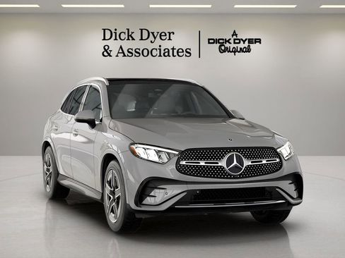 Used 2026 Mercedes-Benz GLC 300 image 4