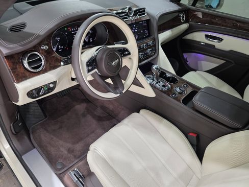 Used 2023 Bentley Bentayga image 7