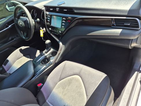 Used 2019 Toyota Camry LE FWD image 31