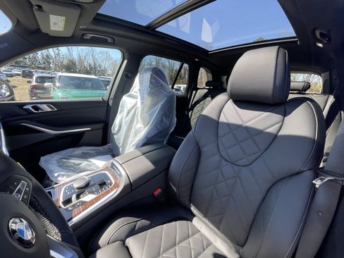 New 2026 BMW X5 xDrive40i w/ Premium Package image 9
