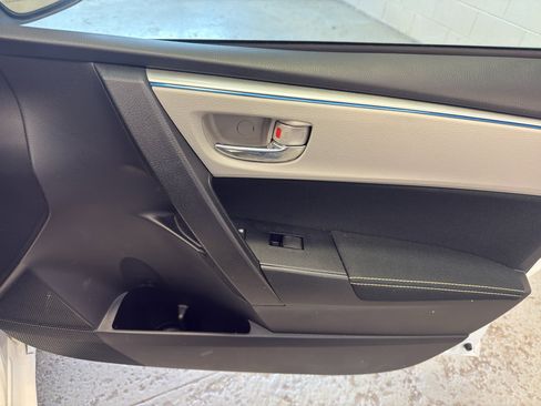 Used 2014 Toyota Corolla LE FWD image 19