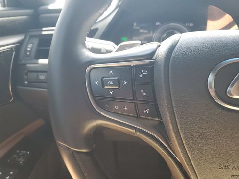 Used 2024 Lexus ES 300h Ultra Luxury w/ Accessory Package (Z2) FWD image 19