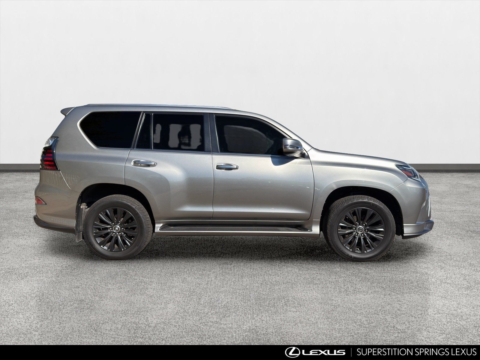 Used 2023 Lexus GX 460 Premium w/ Accessory Package AWD/4WD image 3