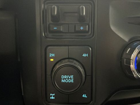 Used 2023 Ford F250 Lariat w/ Lariat Ultimate Package AWD/4WD image 30
