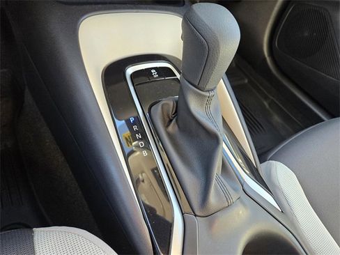 Used 2025 Toyota Corolla LE image 24