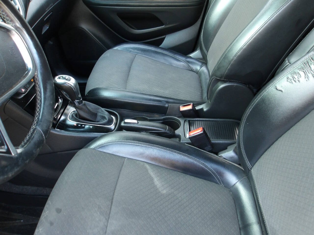 Used 2019 Buick Encore Preferred FWD image 17
