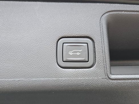 Used 2024 GMC Terrain Denali w/ Denali Premium Package image 15