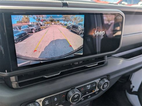 Used 2024 Jeep Wrangler High Altitude image 21