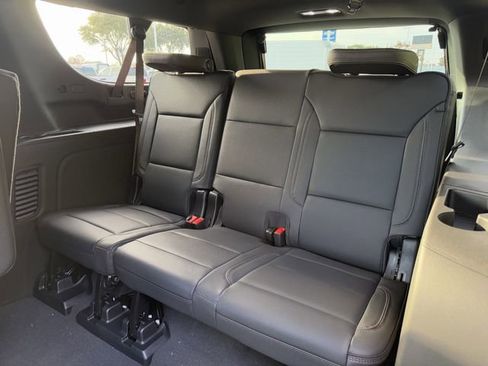 New 2026 Chevrolet Suburban High Country image 28