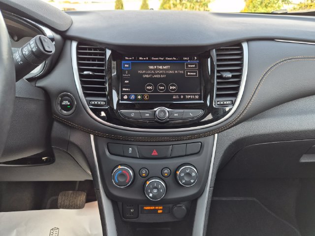 Used 2022 Chevrolet Trax LT w/ LT Convenience Package AWD/4WD image 21