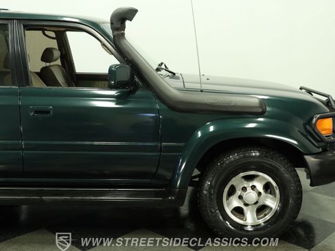 Used 1997 Toyota Land Cruiser w/ Collector's Edition Pkg AWD/4WD image 29