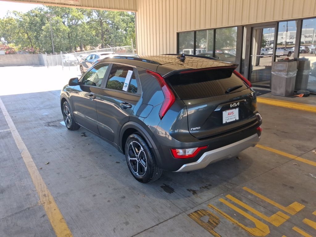 Used 2025 Kia Niro LX FWD image 8