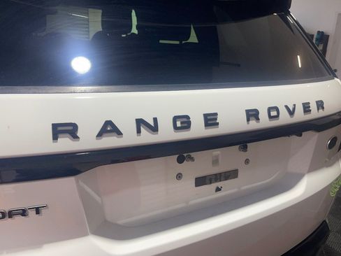 Used 2019 Land Rover Range Rover Sport HSE Dynamic AWD/4WD image 39