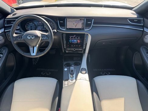 Used 2025 INFINITI QX55 Essential image 18