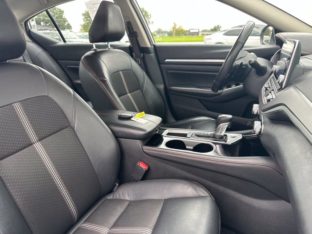 Used 2024 Nissan Altima 2.5 SR FWD image 30